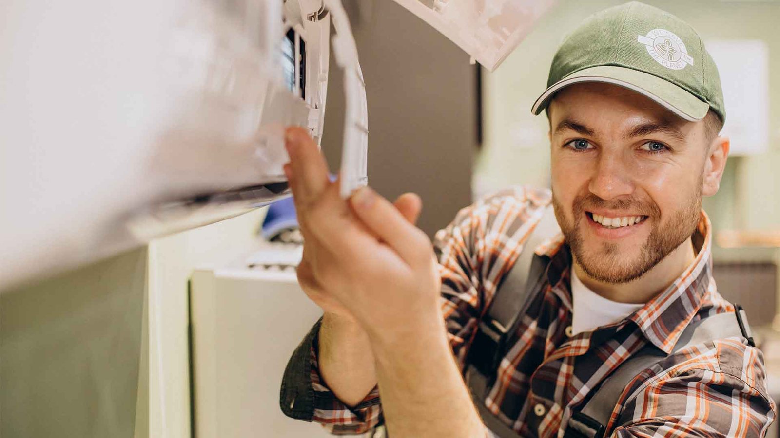 Expert AC Technician at Dubai Hills Mall